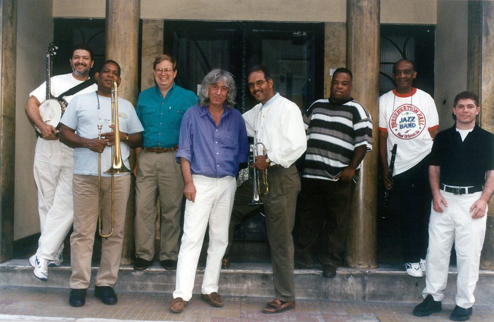 Ο συνθέτης με τους «Preservation Hall Jazz Band» στην Αθήνα, φωτογραφία του Γιάννη Καννελόπουλου